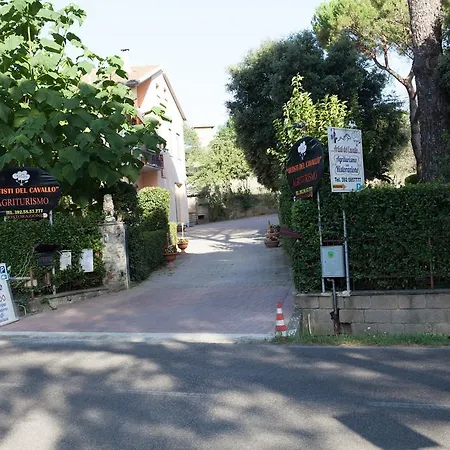 Agriturismo Artisti Del Cavallo Farm stay *
